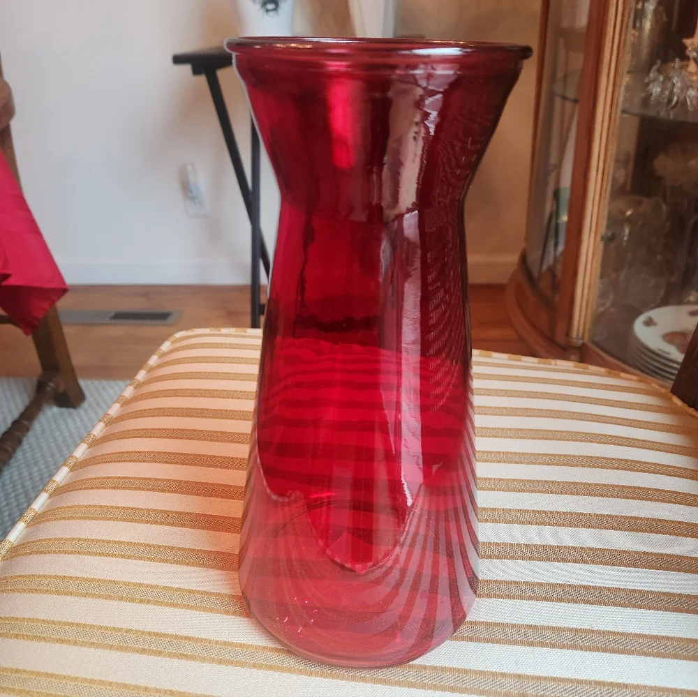 Elegant Red Glass Vase
